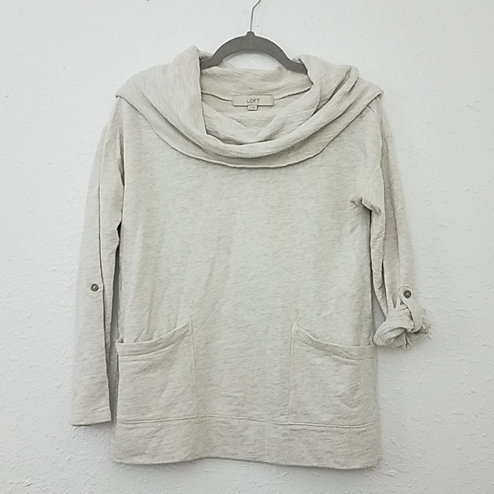 𝅺LOFT Small turtle neck sweater tab sleeves